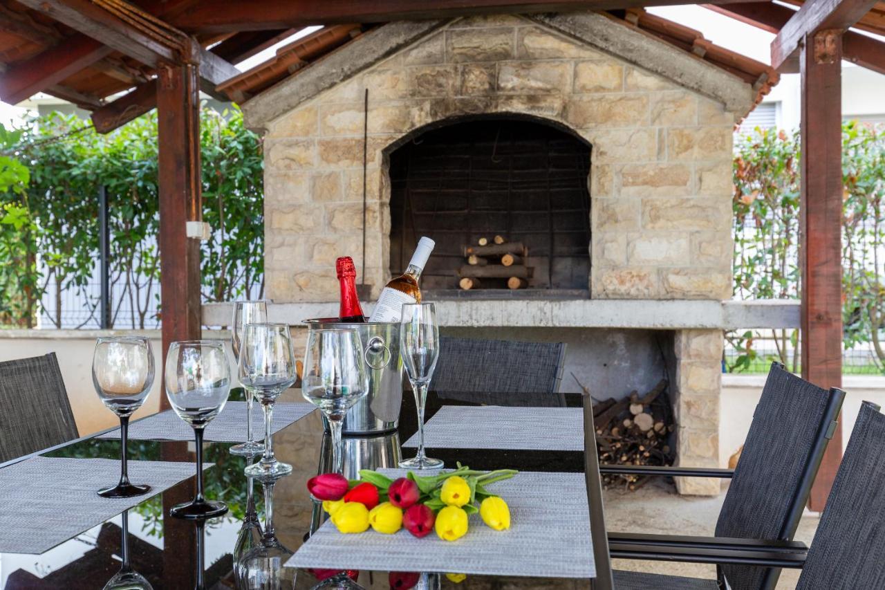 Villa Mirela Petrcane Luaran gambar