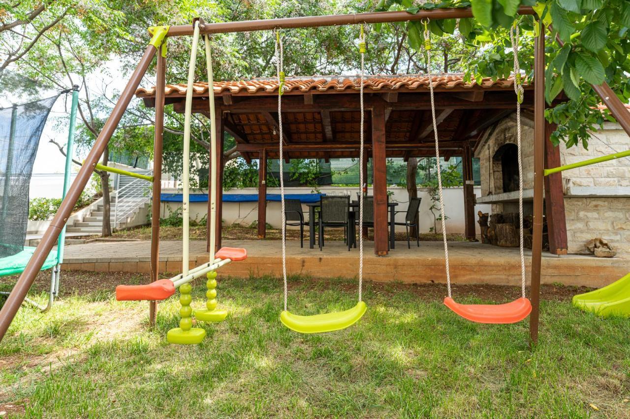 Villa Mirela Petrcane Luaran gambar