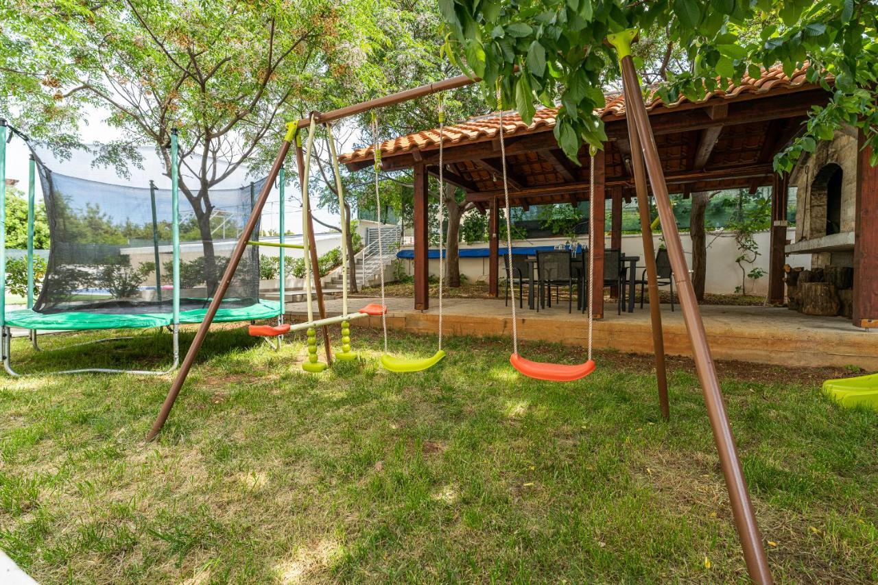 Villa Mirela Petrcane Luaran gambar