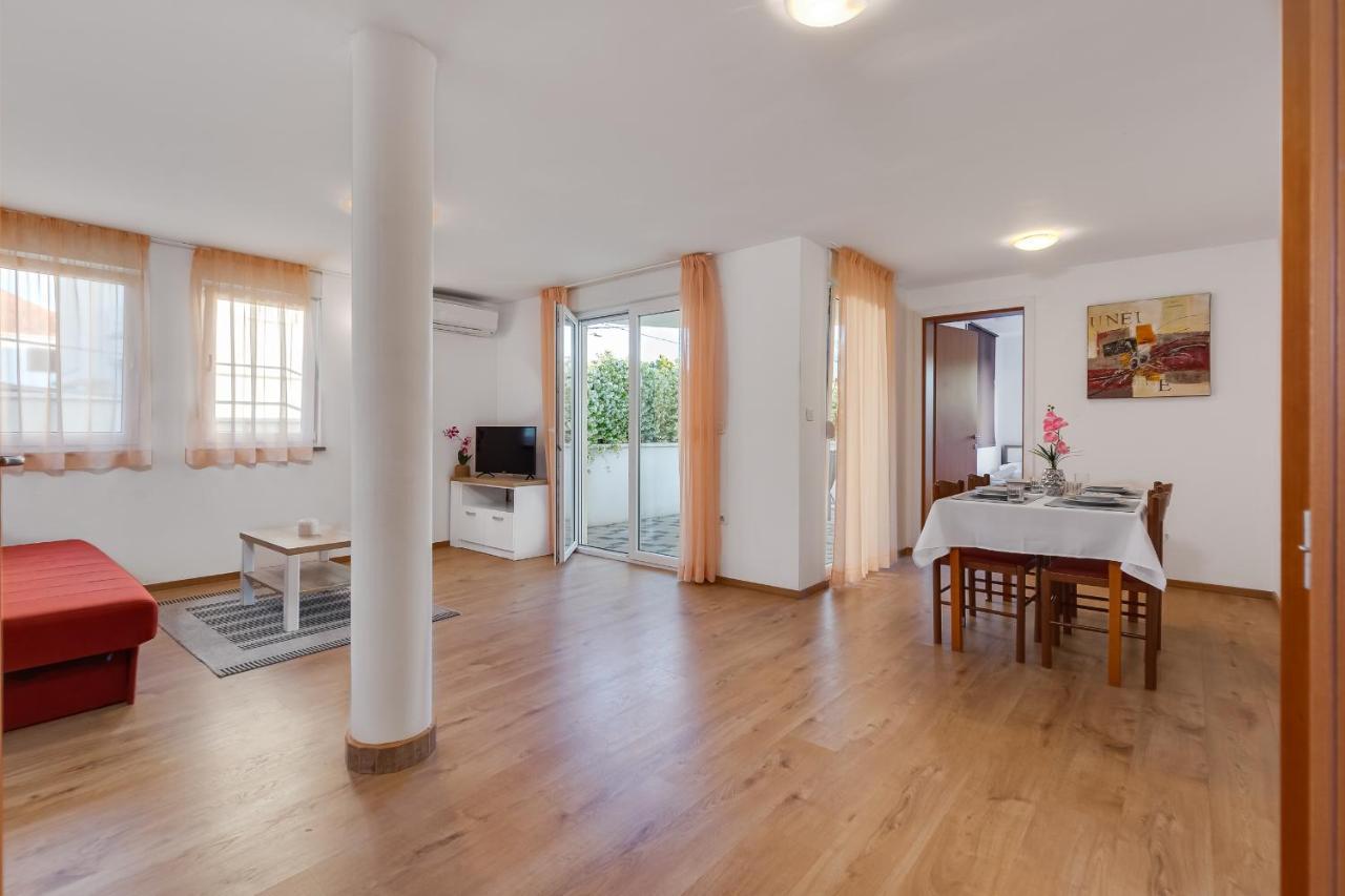 Villa Mirela Petrcane Luaran gambar